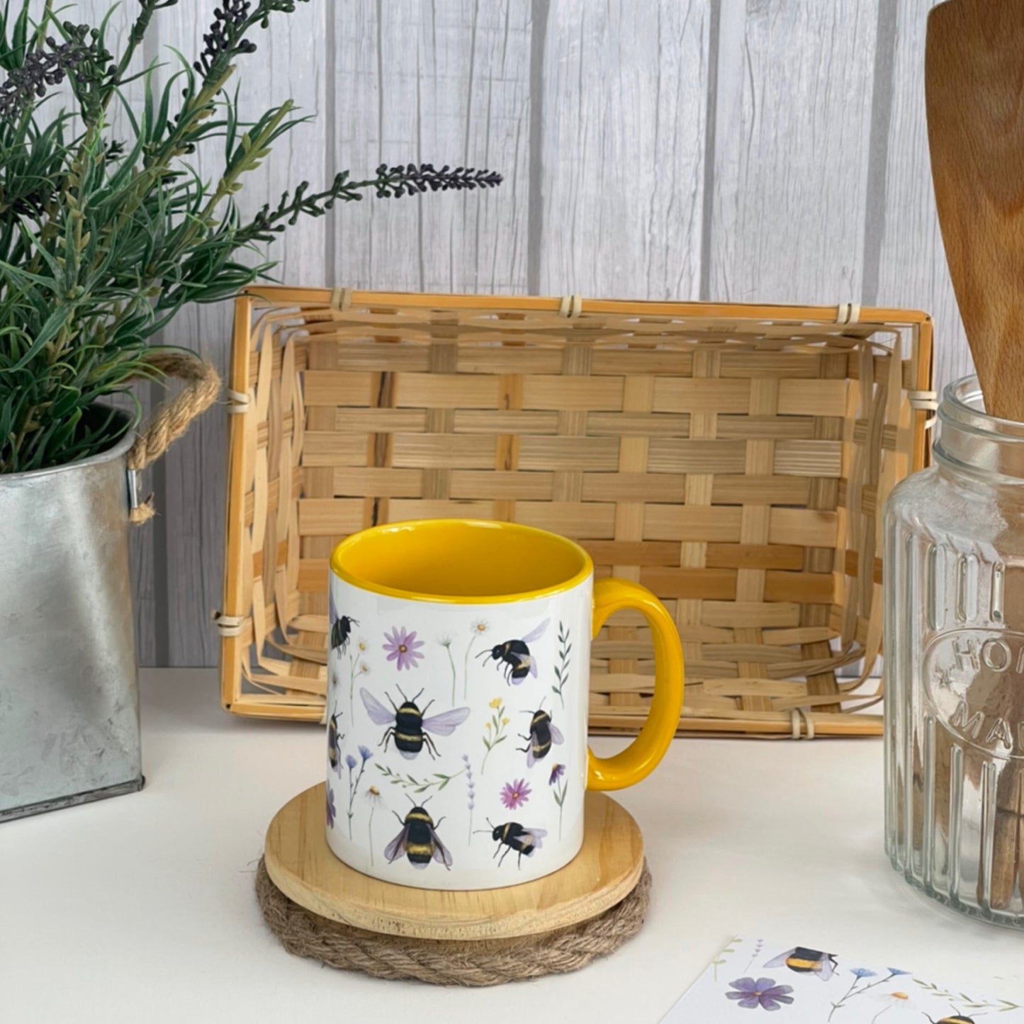 Spring bee mug